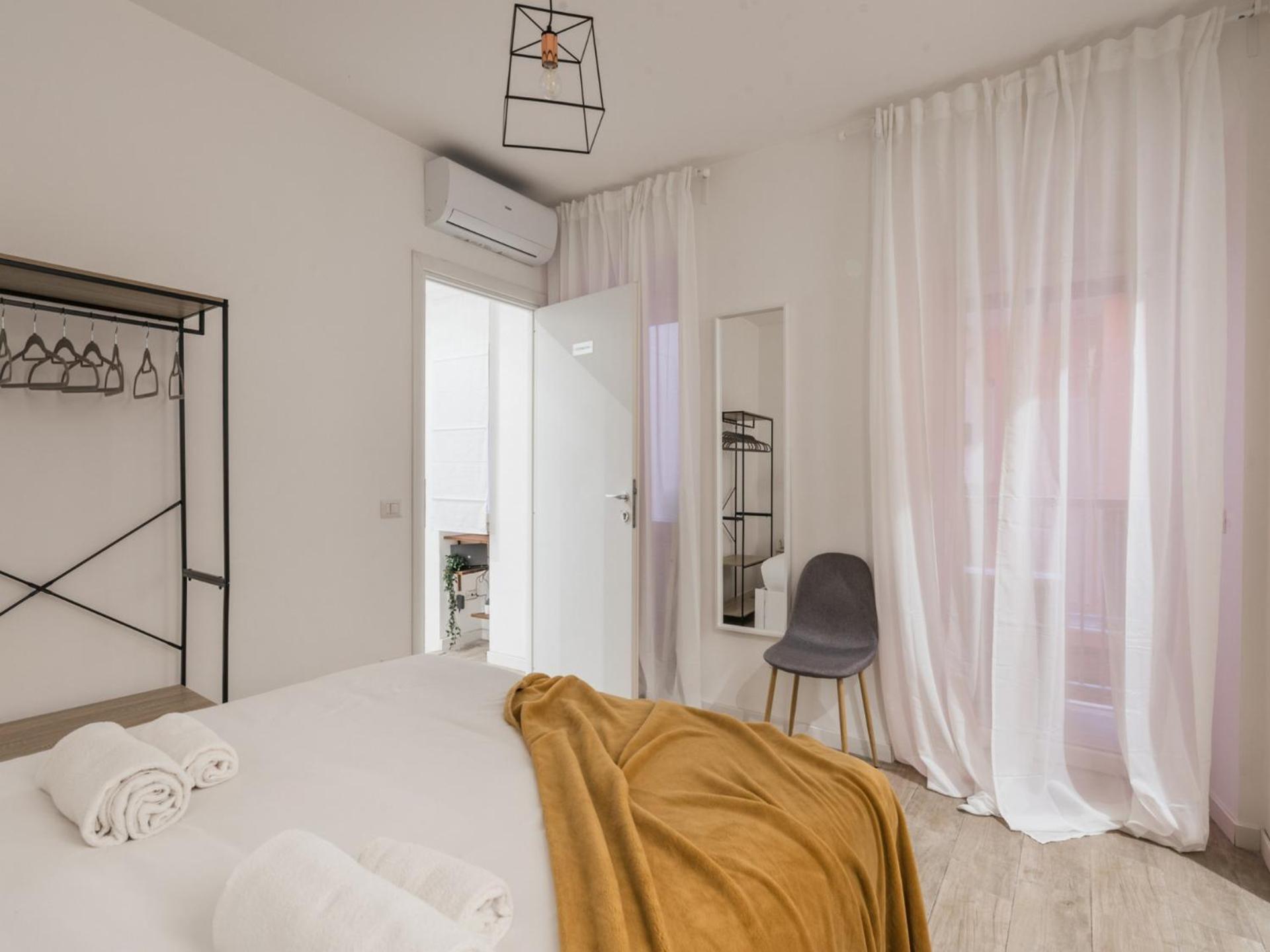 רומא The Best Rent - Three-Room Apartment Near The Colosseum מראה חיצוני תמונה