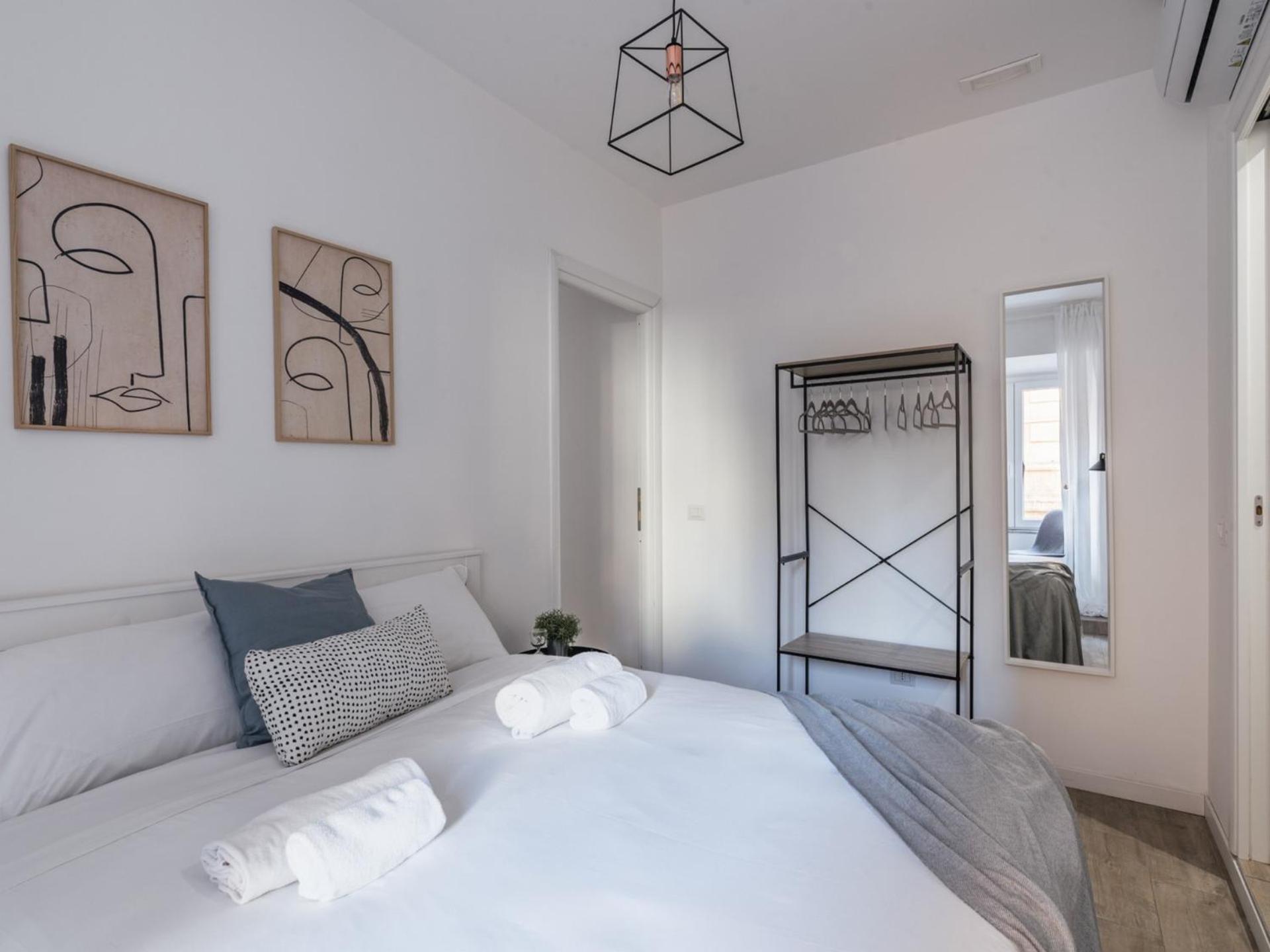 רומא The Best Rent - Three-Room Apartment Near The Colosseum מראה חיצוני תמונה